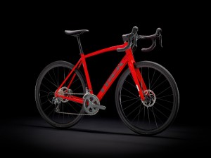 Trek_DomaneAL4Disc_2021_Gloss Radioactive Red_Matte Black
